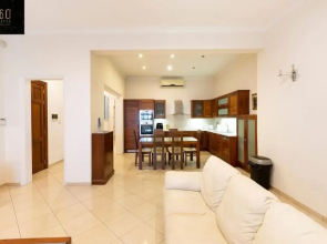 Beautiful, Seafront spacious APT in Sliema by 360 Estates