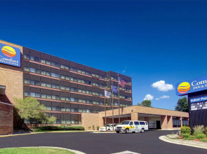Comfort Inn & Suites Madison - Airport