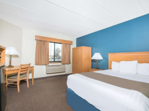 Days Inn & Suites Baxter Brainerd Area