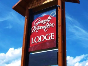 Grand Mountain Lodge