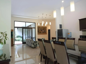 Teuku Angkasa 14 Guesthouse
