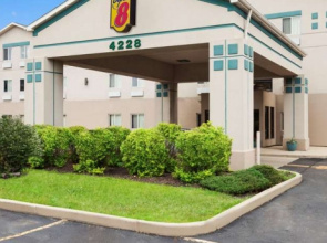 Super 8 Aurora/Naperville Area