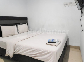 Ada Guest House near RS Methodist Medan RedPartner