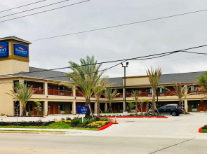 Baymont by Wyndham Houston Hobby Airport