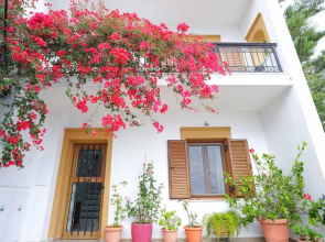 Fira Central Apartment with View