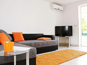 Apartment Ada