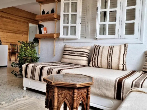 Seaweed Surf House