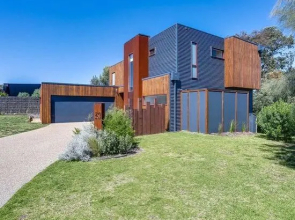 Getaway Mornington Peninsula- Moonah Ridge Fingal