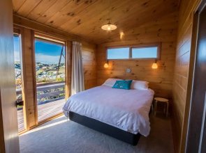 Beach House on the Ridge - Kaiteriteri Holiday Home
