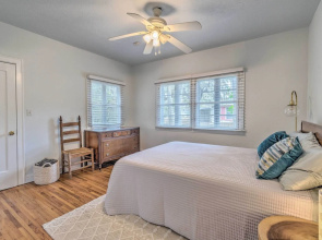 Chic Ocala Home w/ Yard ~ 1 Mi to Dtwn Square