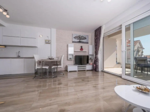 Apartments with Pool Villa Zora