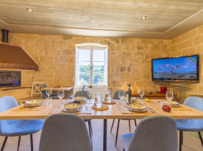 San Martin Wonderful Pool & Spa Villa