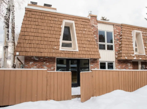 South Original TownHome Unit C - 3 Br Townhouse