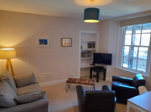 Burntisland Garden Apartment, Fife - 40 mins to Edinburgh