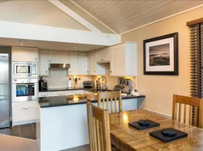 Cameron House One Bedroom Bungalow with Scenic View L32