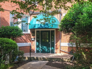 Convenient Arlington Condo ~ 4 Mi to National Mall