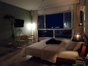 A City-center Seaview Penthouse at Oceanic