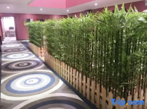 The first stop of Urumqi Theme Hotel