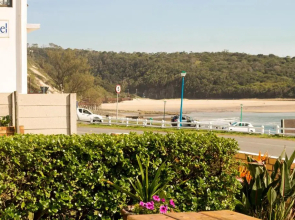 Bayview Seafront Apartment