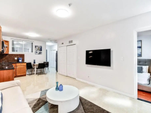 Spacious&stylish 2bd apt With Great Location!