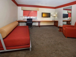 Travelodge by Wyndham Columbus State University