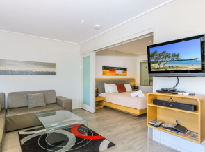 Lagoon Pool 2 Bedroom Spa Suite