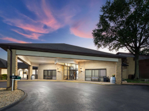 Baymont Inn and Suites by Wyndham Farmington, MO