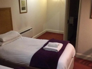 Three Horseshoes Inn