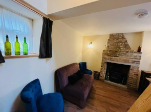 Adorable and Cosy Tiny Cottage