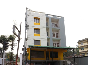 OYO 13167 Nirvana Lodge