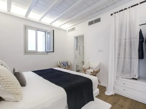 Villa Blue - White by Thea-concept