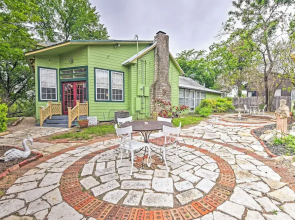 The Lilly House: Historic Glen Rose Home w/ Porch!