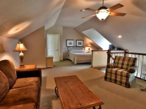 Unit 302 2 BD/ 2 BA Condo 2 Bedrooms 1 Bathroom Condo