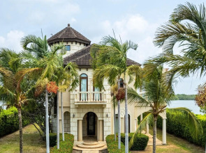 Villa Castello- Water Views Resort Amenities