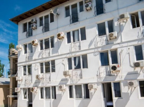 Happy Land Hotel