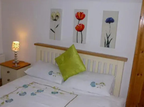 Belan Lodge - Courtyard Accommodation,"The Ernest Henry"
