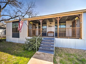 Fredricksburg Vacation Rental at 'the Loft'!