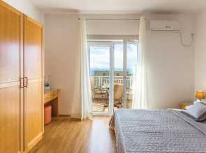 Beautiful Home in Makarska With Wifi and 1 Bedrooms