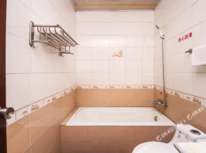 Fanghua Hostel