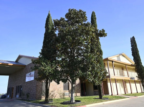 Coachway Inn