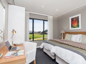Pearl Valley Hotel