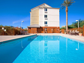 Sonesta Simply Suites Las Vegas Convention Center