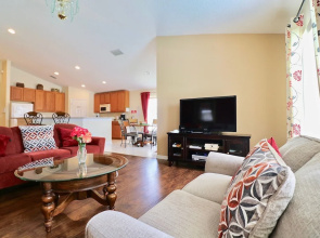 Perfect Large Gated Home w/ Pool Near Golf Course