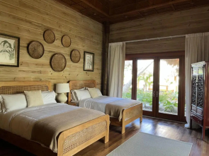 Unique Haven Free Access to Eden Roc Beach Club