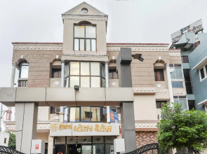 OYO 62194 Pleasure Palace