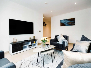 Incredible 3 Bedroom Apartment Space Available