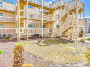 Walk to Beach + Pier: Quiet Condo in Myrtle Beach
