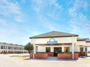 Days Inn by Wyndham Paxton