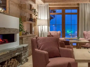 Burghotel Alpenglhn