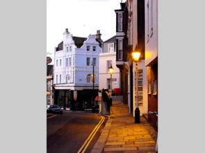 Stunning 18th Century 5 Bed House Old-Town Hastings